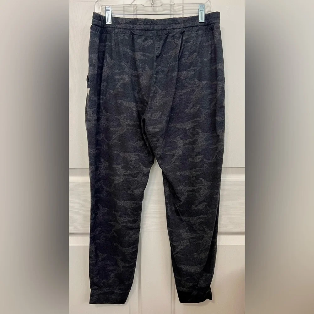VUORI Halo Dark Heather Grey Jogger Pants Size Large - Picture 9 of 9